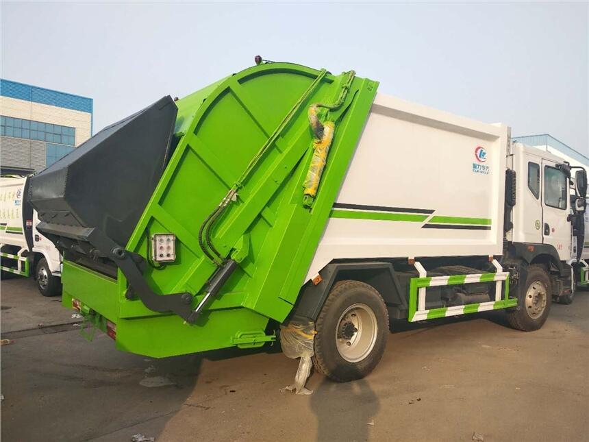 廣東省南雄市無泄漏專用垃圾車詳細(xì)配置解析
