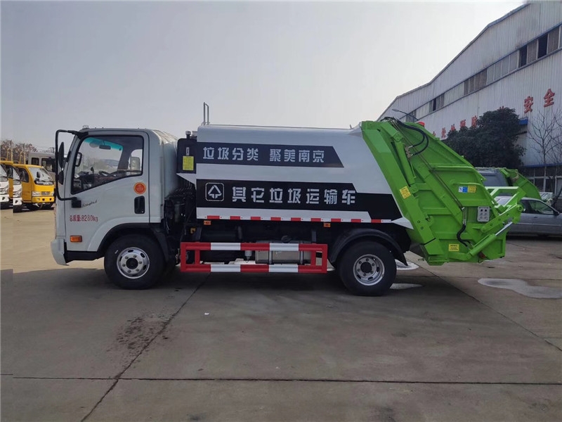 垃圾車修理車廠 車廂全密封壓縮垃圾車維護與保養指南